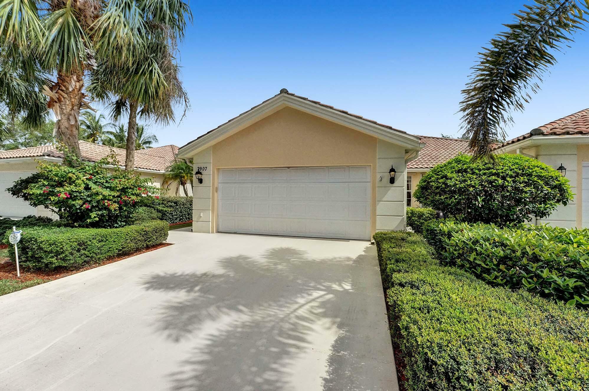 Property Photo:  7907 Pine Island Way  FL 33411 