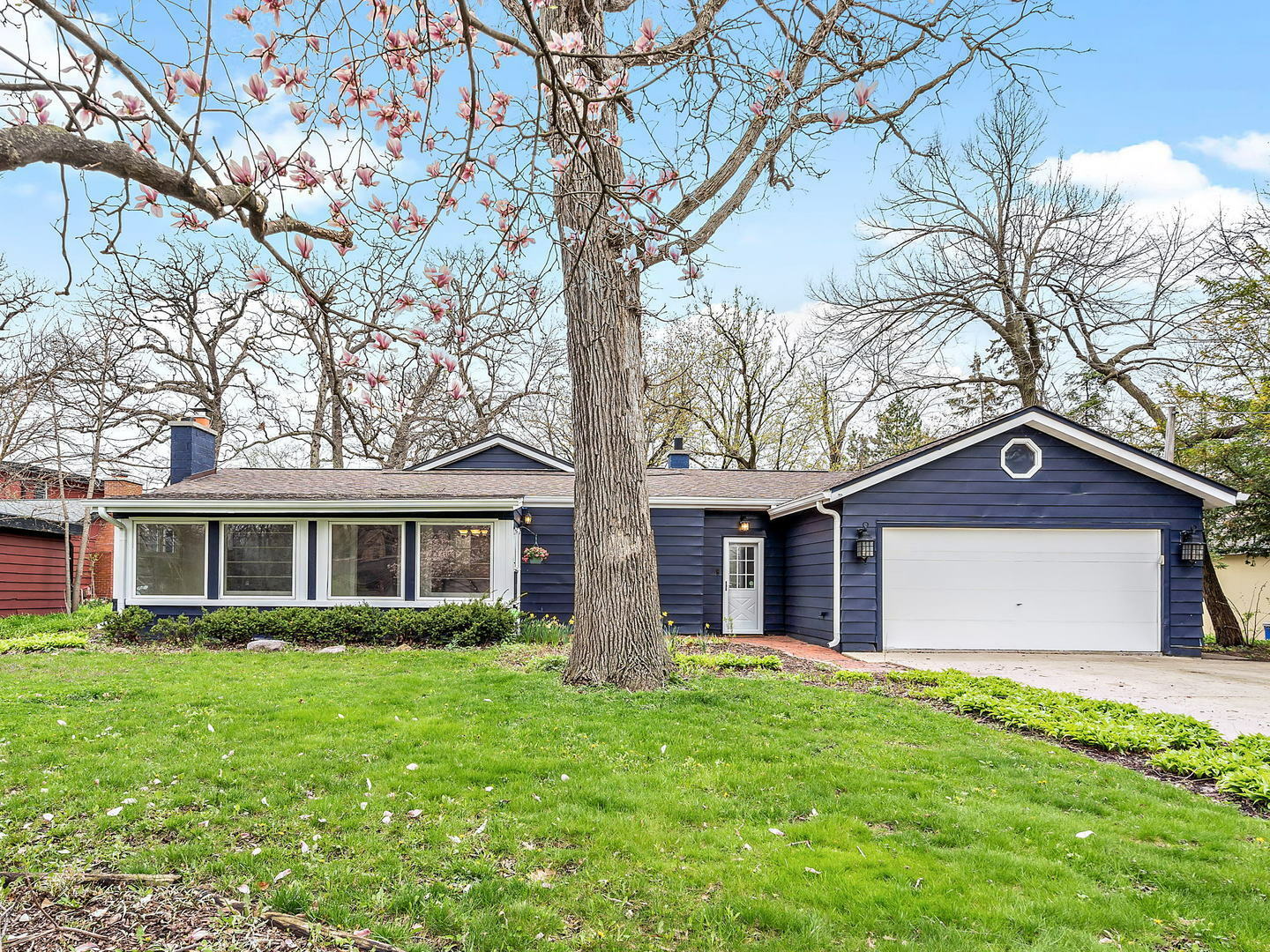 Property Photo:  345 N Ferndale Avenue  IL 60126 