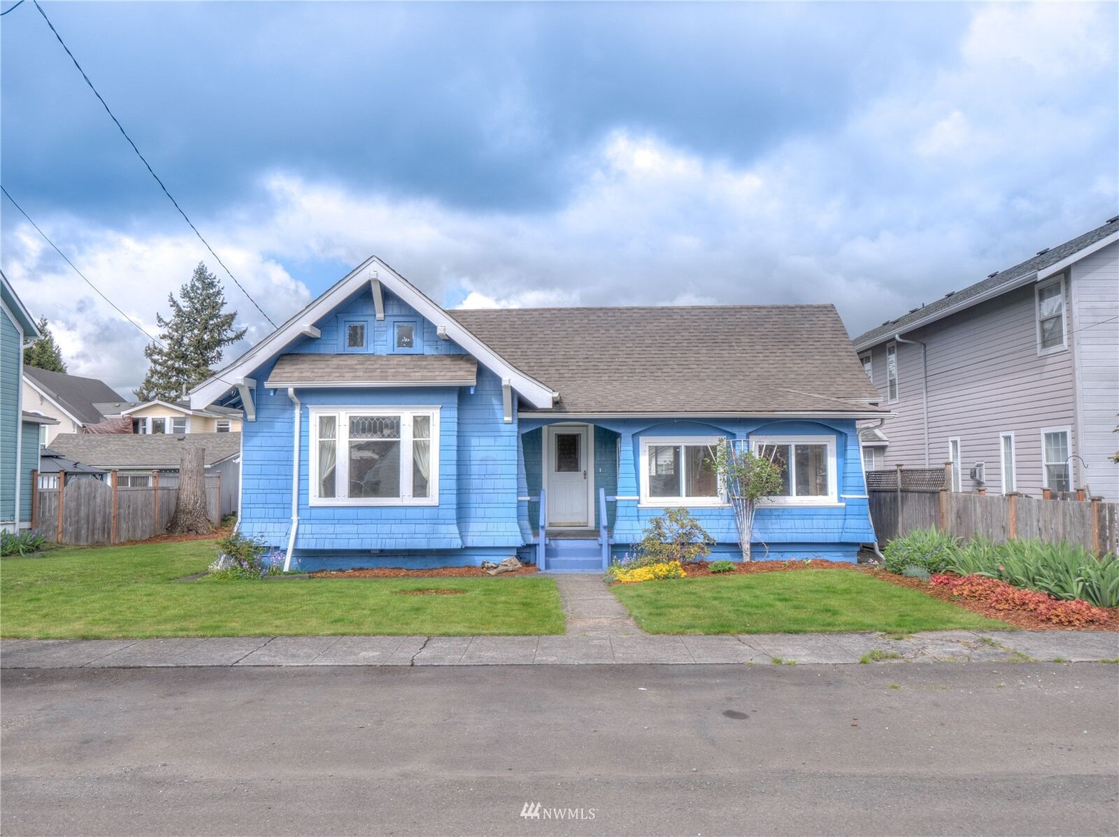 Property Photo:  157 Cottage Street S  WA 98321 