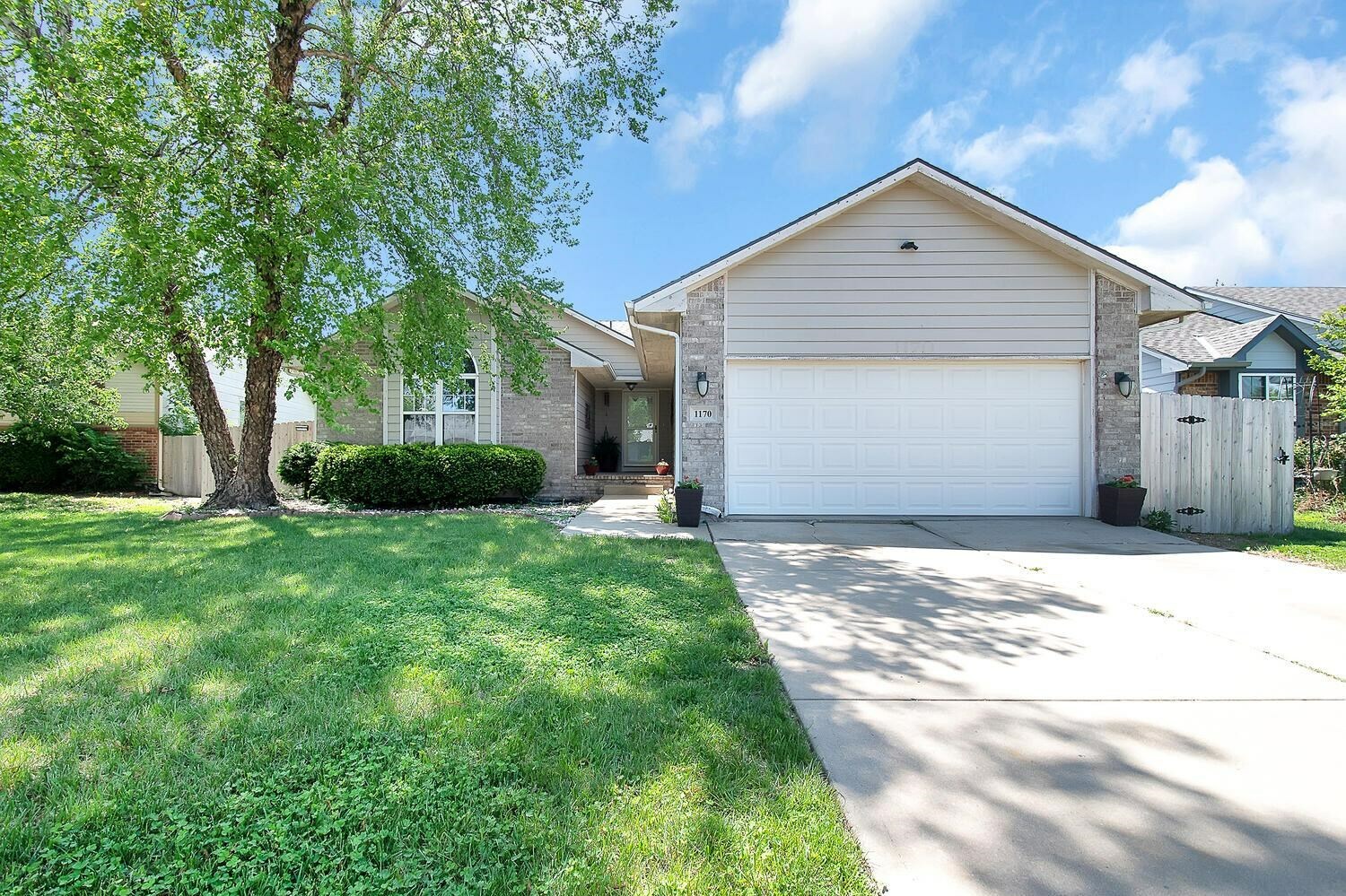 Property Photo:  1170 S Longford Ct  KS 67207-3211 