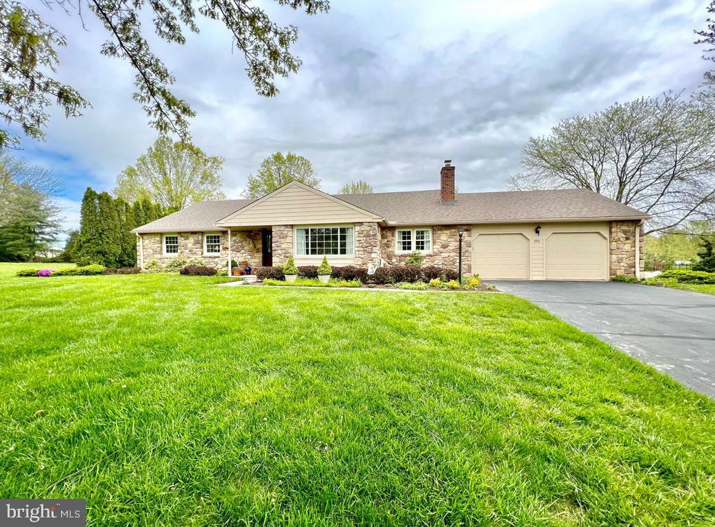 Property Photo:  5771 Belmont Manor Drive  PA 18947 