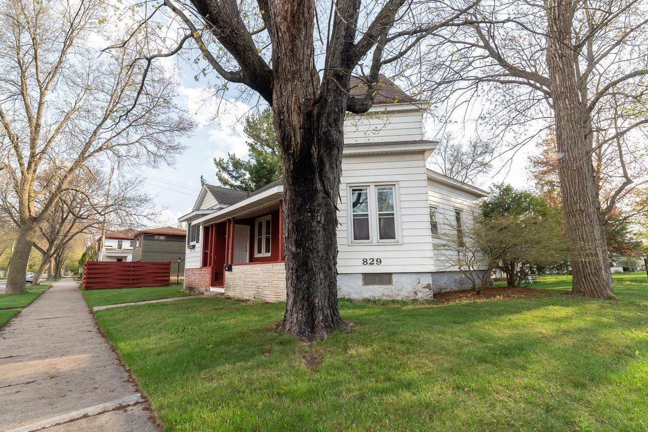 Property Photo:  829 Stark Street  WI 54403 