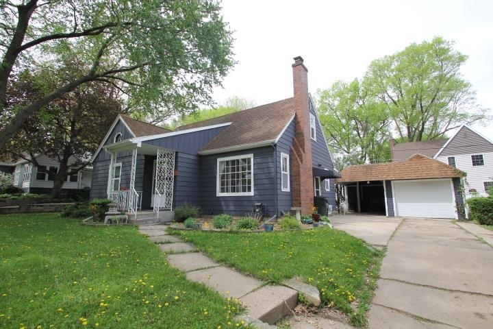 Property Photo:  1104 Kimball Avenue  IA 50702 