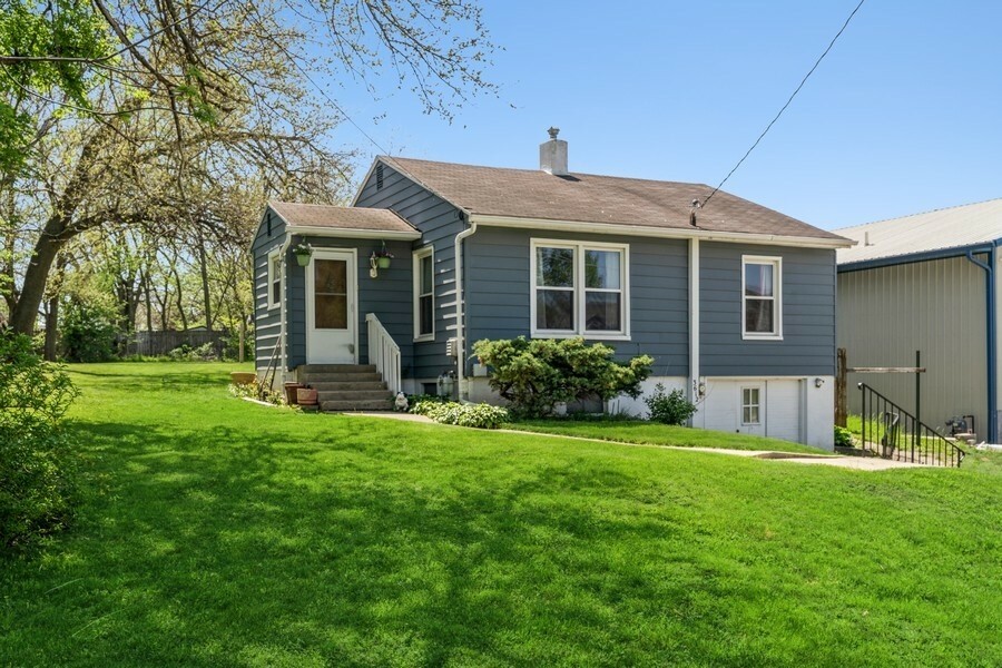 Property Photo:  3612 E 37th Street  IA 50317 