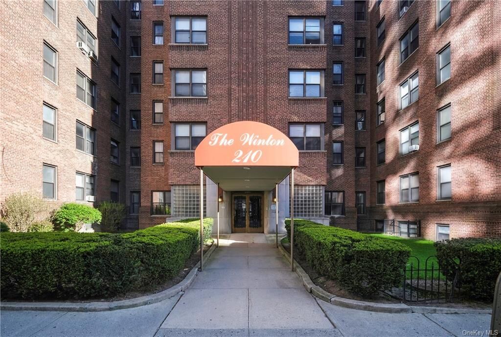 Property Photo: 210 Martine Avenue 2N NY 10601