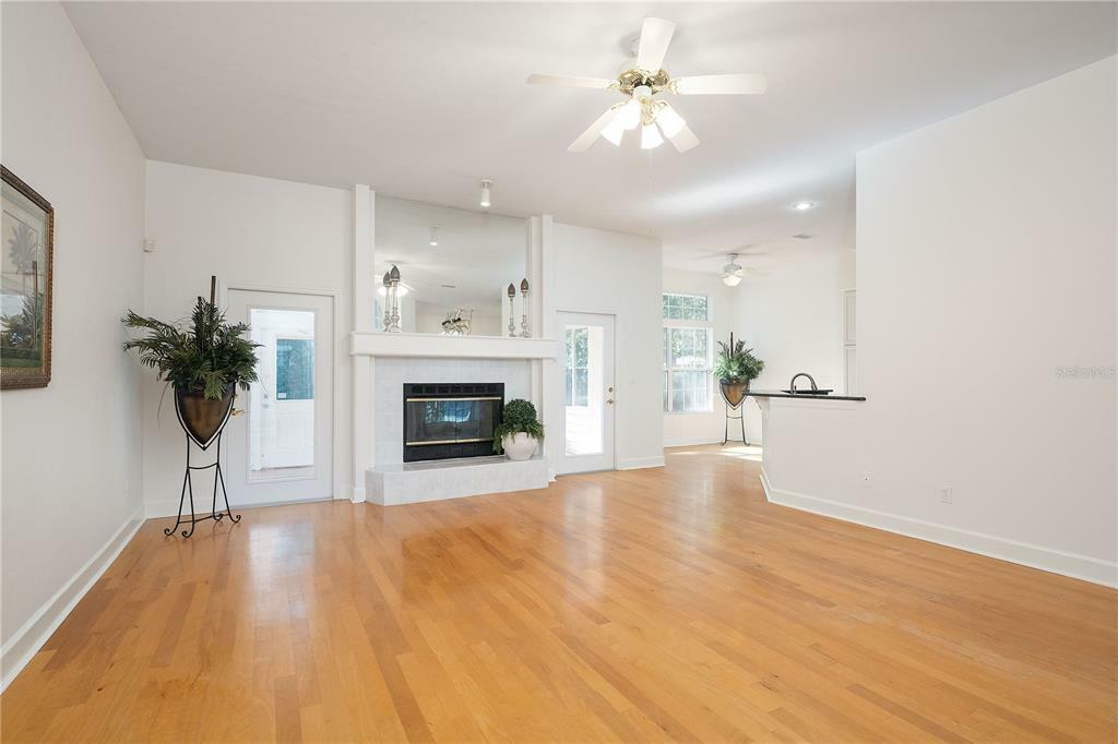 Property Photo:  4919 NW 71st Place  FL 32653 