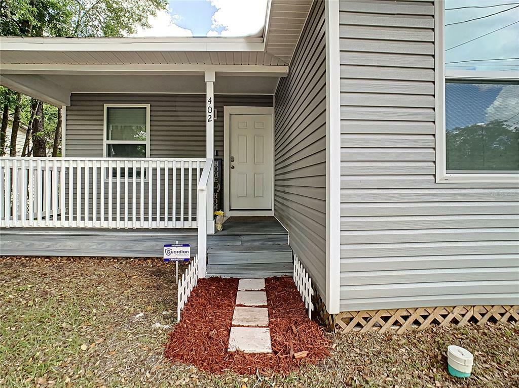 Property Photo:  402 Faison Street  FL 33563 