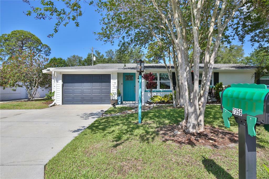 Property Photo: 7356 Cass Circle FL 34231