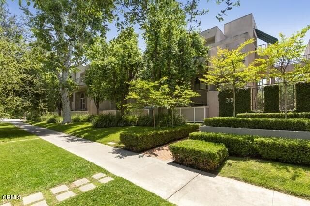 Property Photo:  1310 E Orange Grove Boulevard 203  CA 91104 