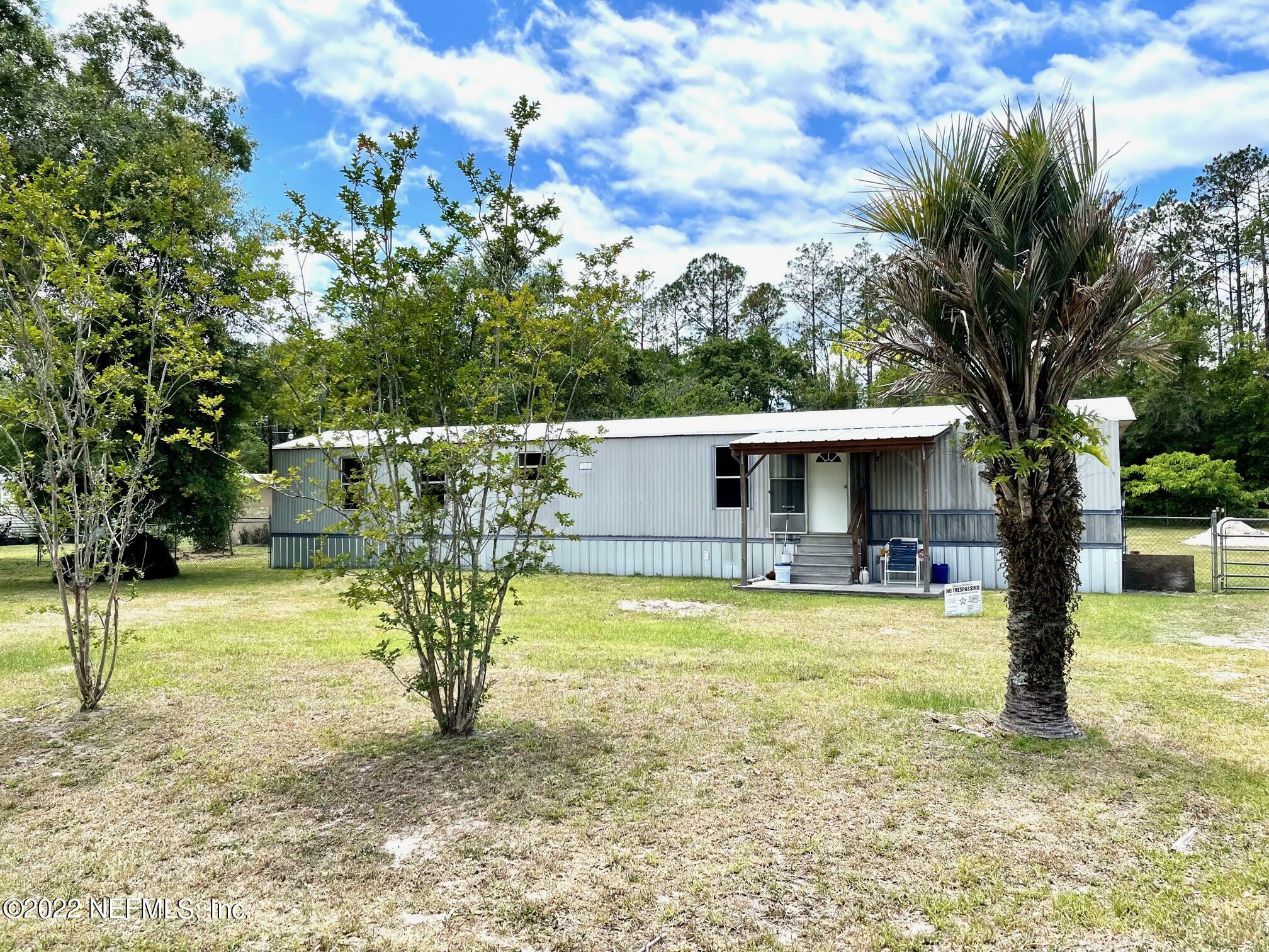 Property Photo:  4708 County Road 15A  FL 32043 