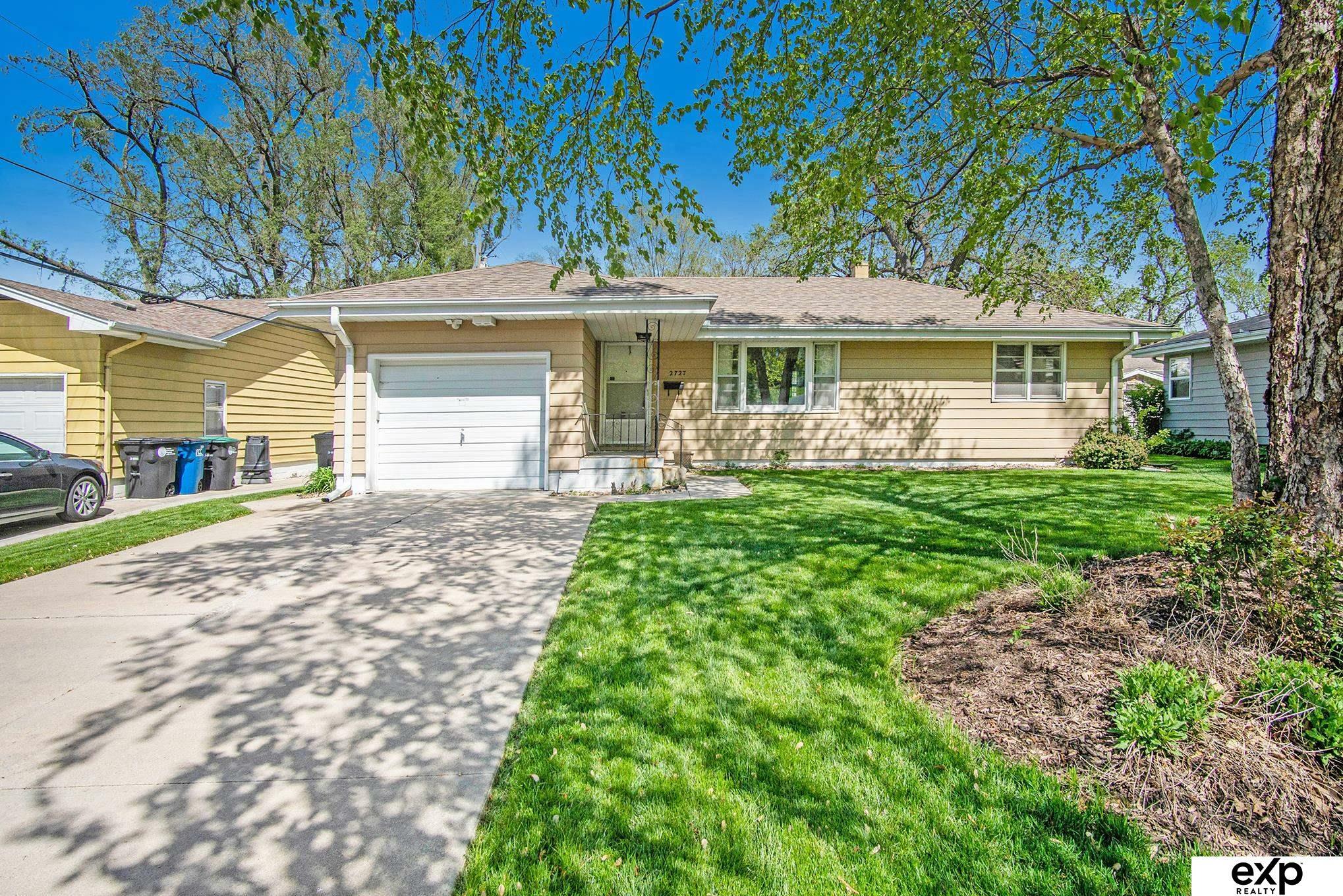 Property Photo:  2727 S 46th  NE 68106 