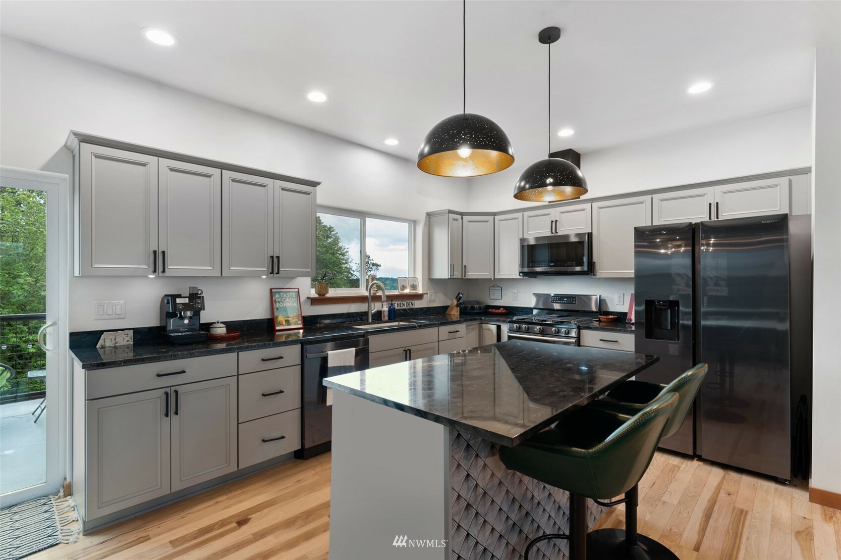 Property Photo: 3040 Classic Avenue NE WA 98310