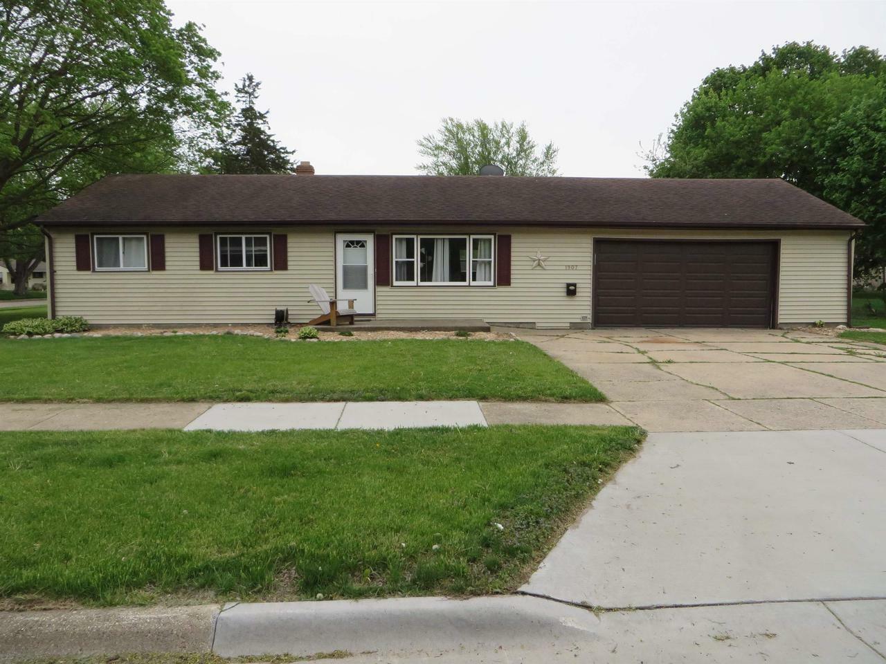 1907 Purvis Ave  Janesville WI 53548 photo