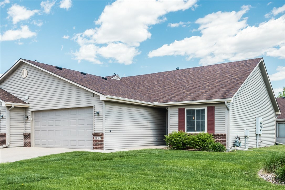 Property Photo:  3009 SE Turnberry Drive  IA 50021 