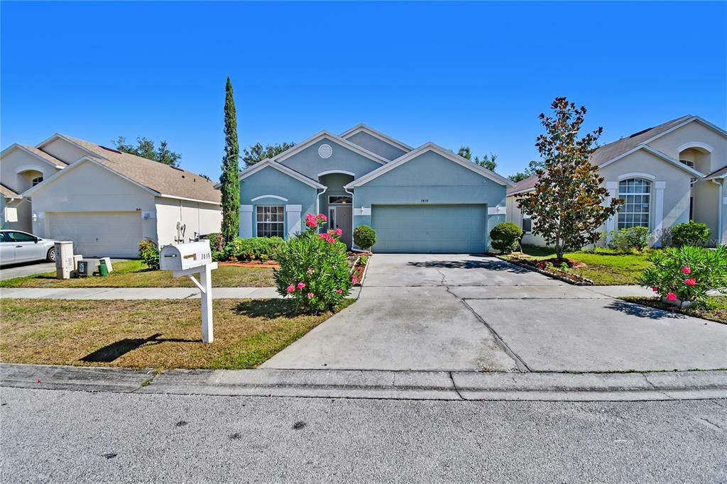 Property Photo: 7439 Penrill Court FL 32818