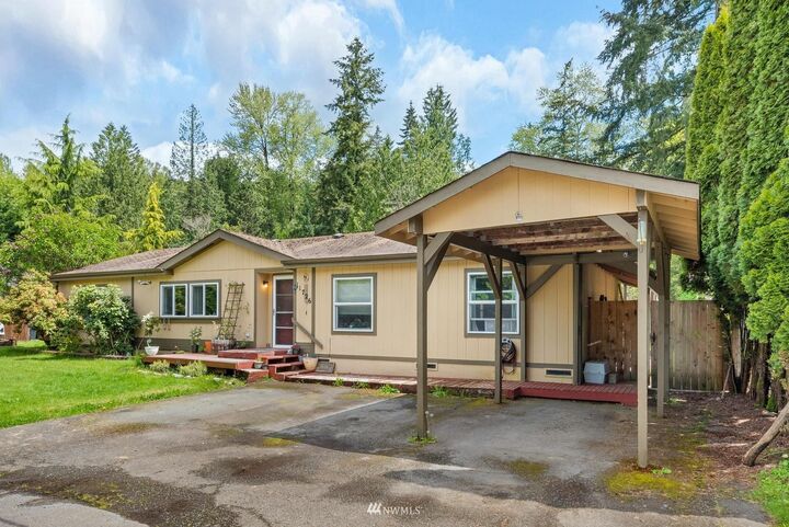 Property Photo: 11726 188th Avenue SE WA 98027