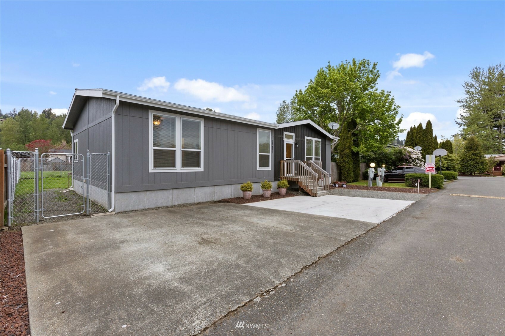 Property Photo:  12416 143rd Avenue E  WA 98374 