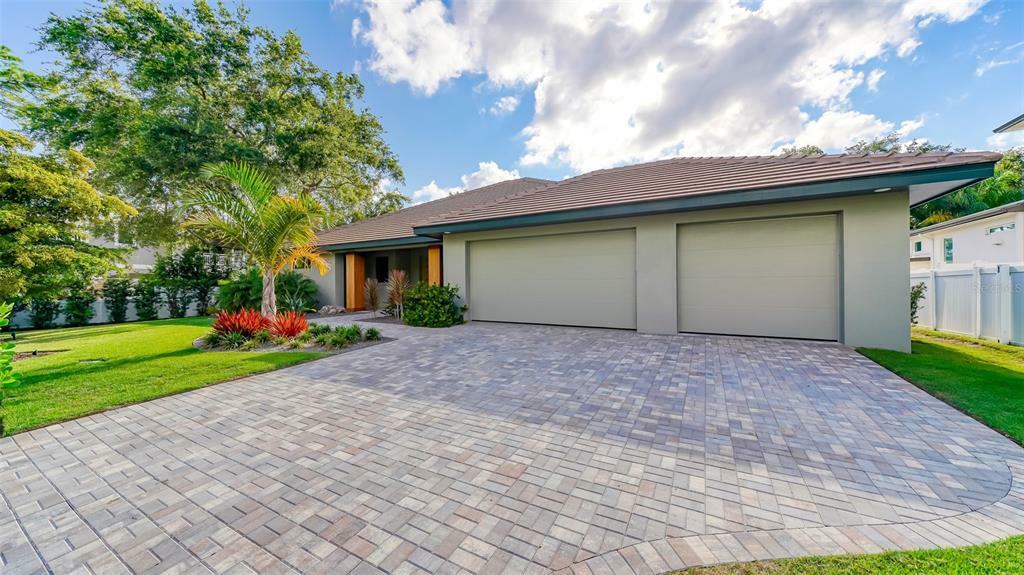 Property Photo:  959 Citrus Avenue  FL 34236 