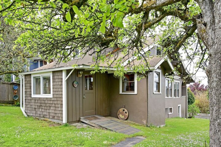 6738 38th Avenue SW  Seattle WA 98126 photo