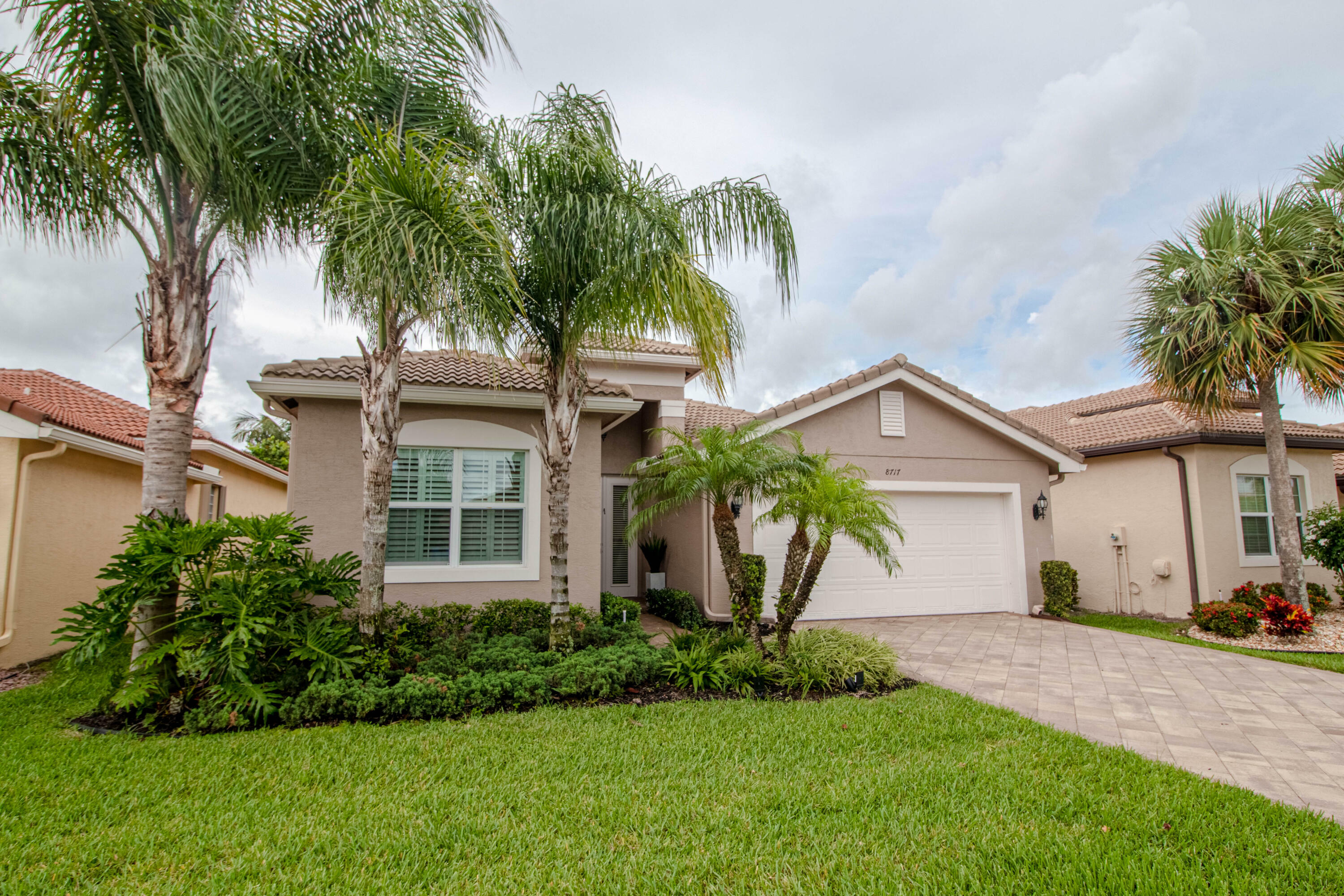 Property Photo: 8717 Sunbeam Mountain Ter Terrace FL 33473