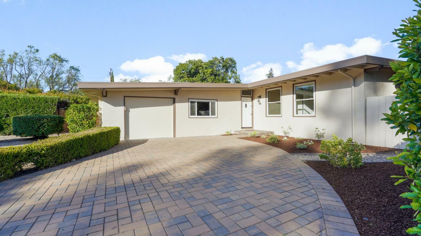 Property Photo:  876 Elbridge Way  CA 94303 