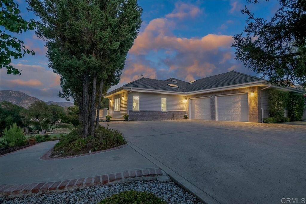 Property Photo:  15431 Vista Vicente Drive  CA 92065 