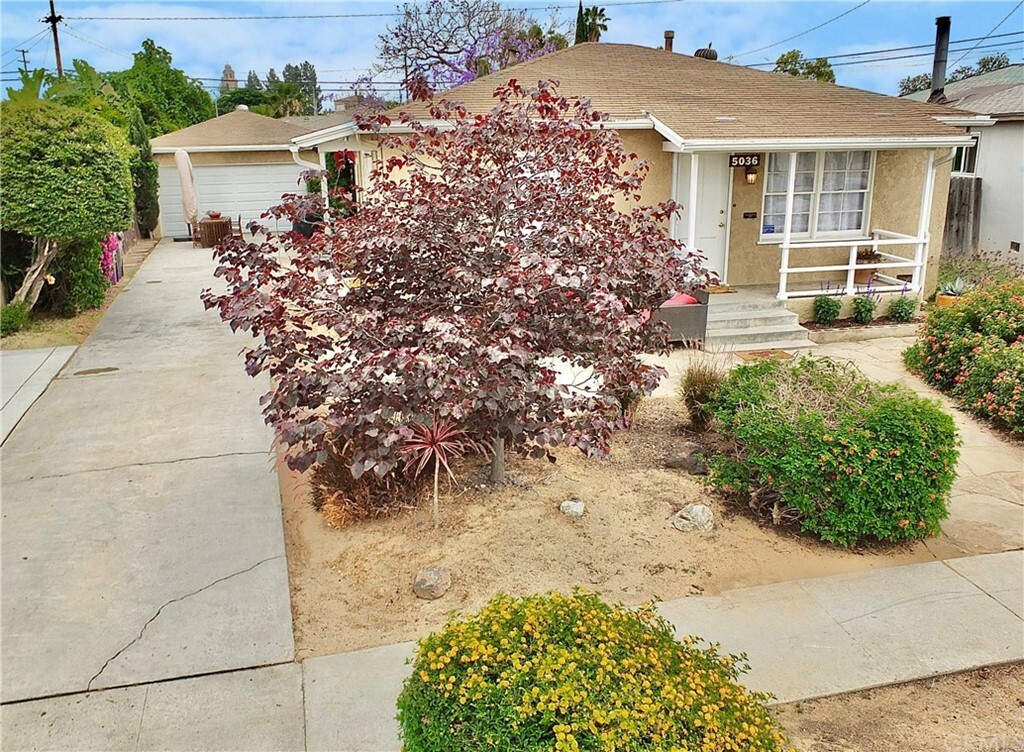 Property Photo:  5036 N Raton  CA 90807 