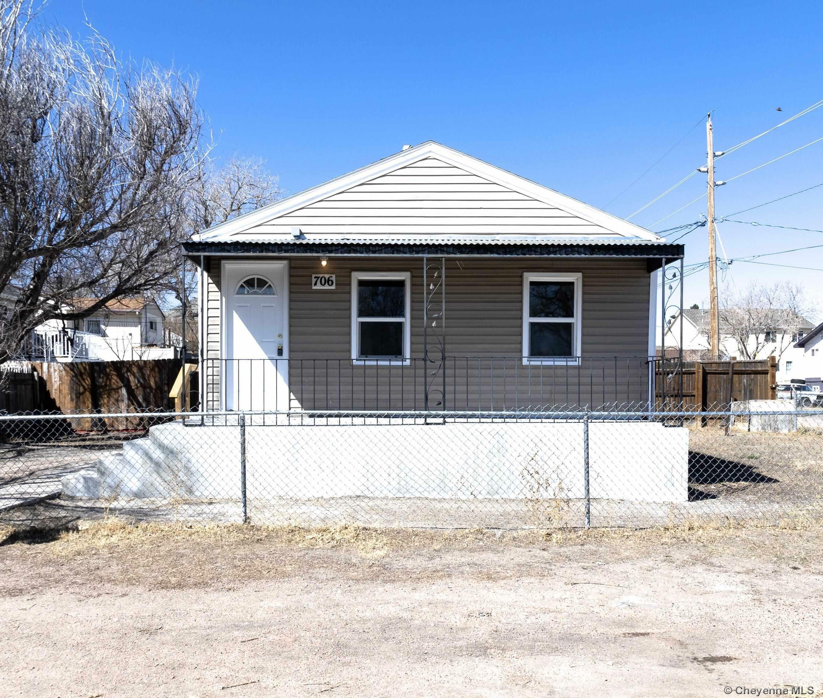 Property Photo:  706 Stanfield Ave  WY 82007 