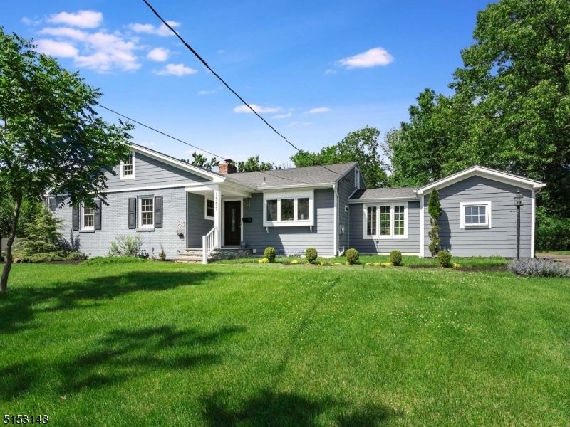 Property Photo:  1557 Ramapo Way  NJ 07076 