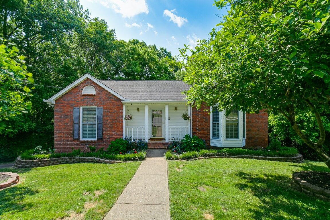 Property Photo:  212 Riverpoint Ct  TN 37214 