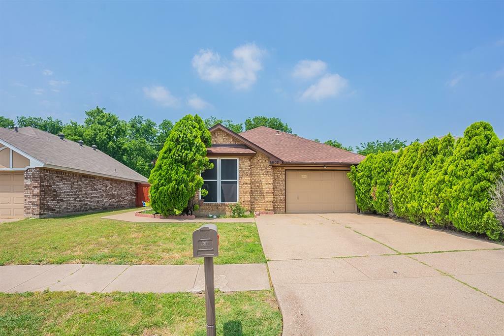 Property Photo:  5602 Congressional Drive  TX 76018 