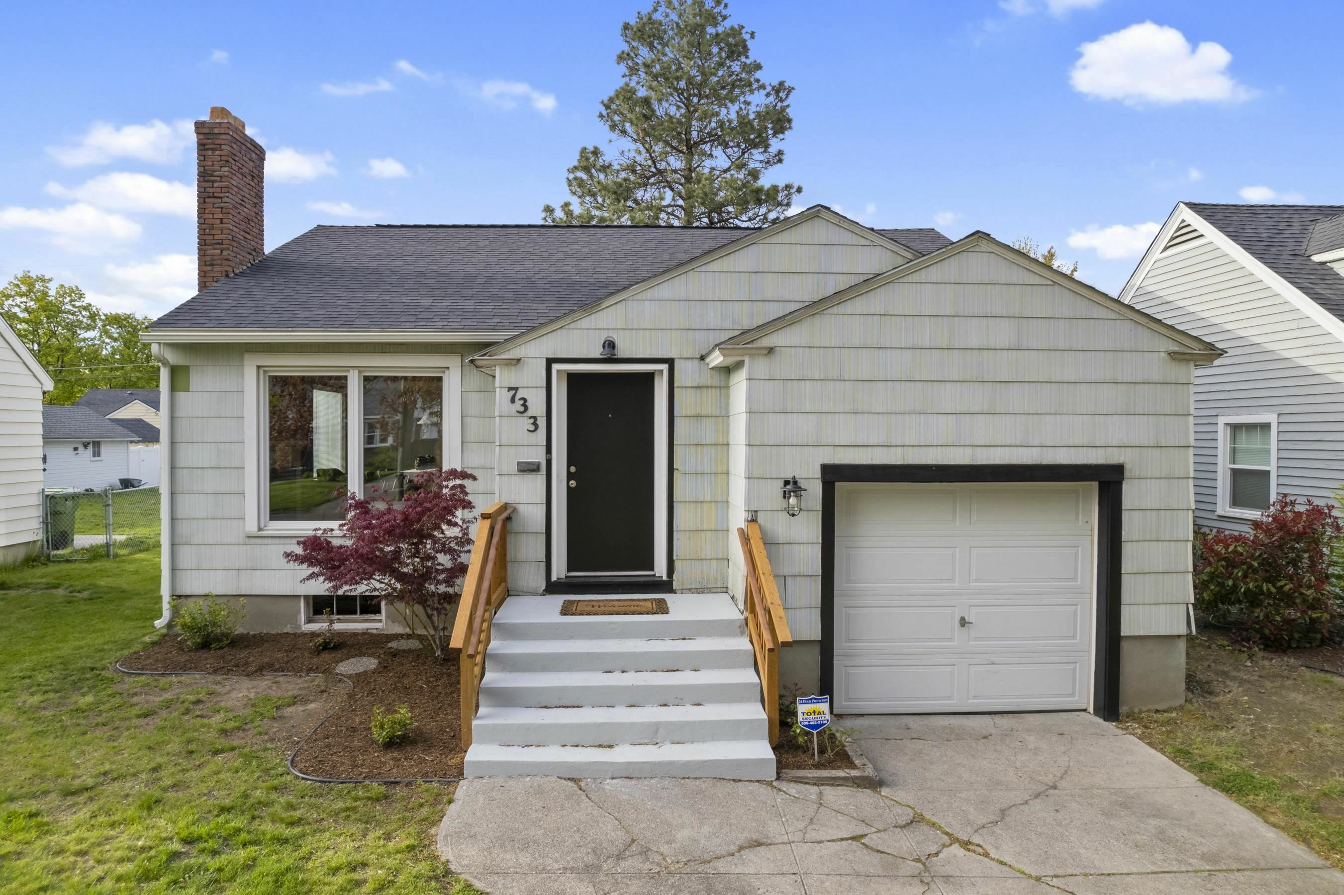 Property Photo:  733 E 40th Ave  WA 99203 