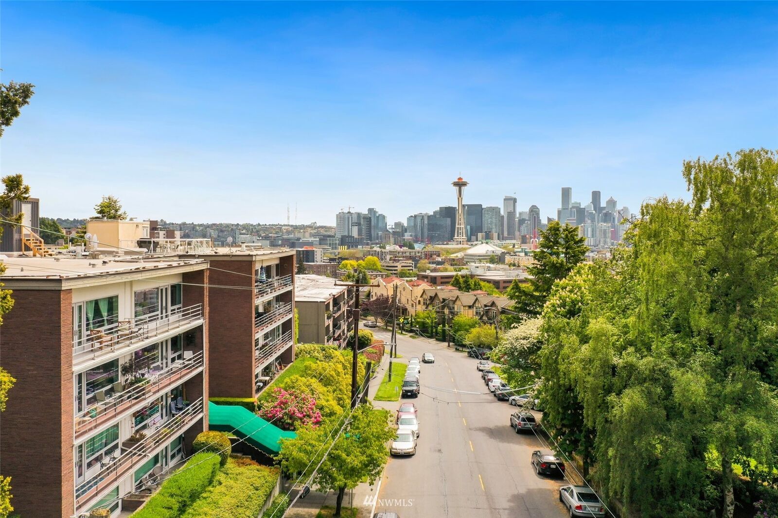 Property Photo: 530 W Olympic Place 308 WA 98119