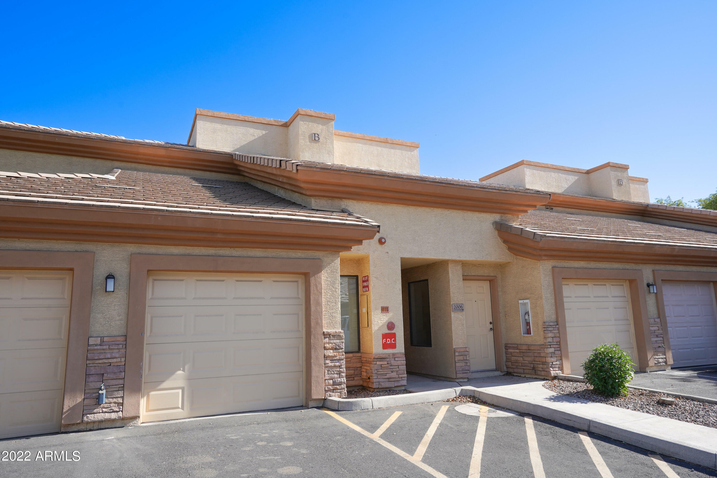 Property Photo:  6770 N 47th Avenue 1006  AZ 85301 