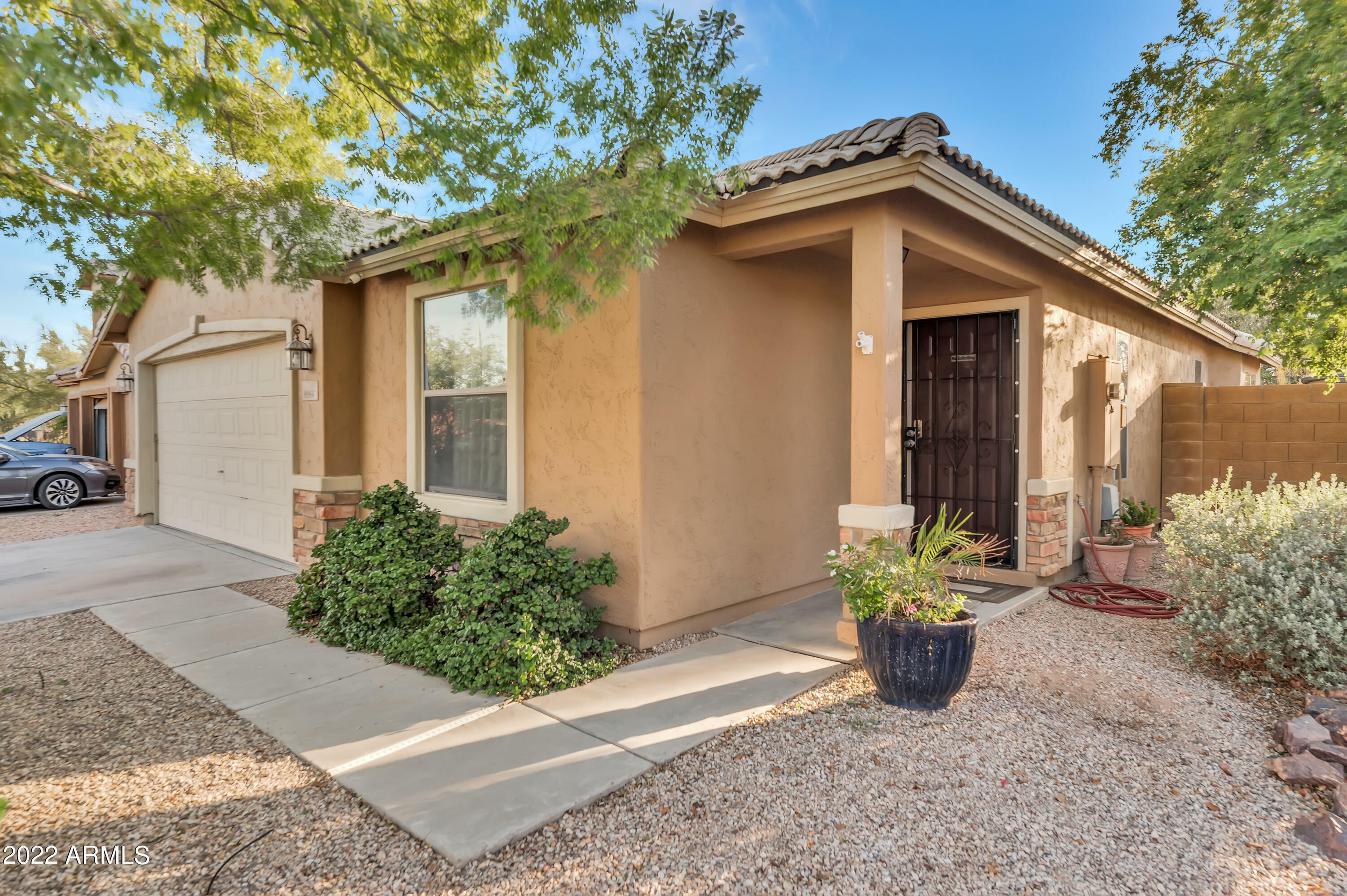 Property Photo: 8964 S Parkside Lane E AZ 85326
