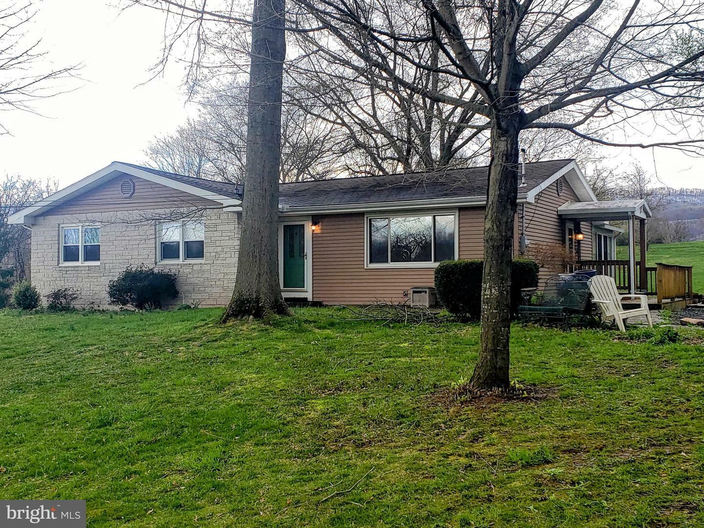 Property Photo:  21 Roadcap Lane  PA 17032 