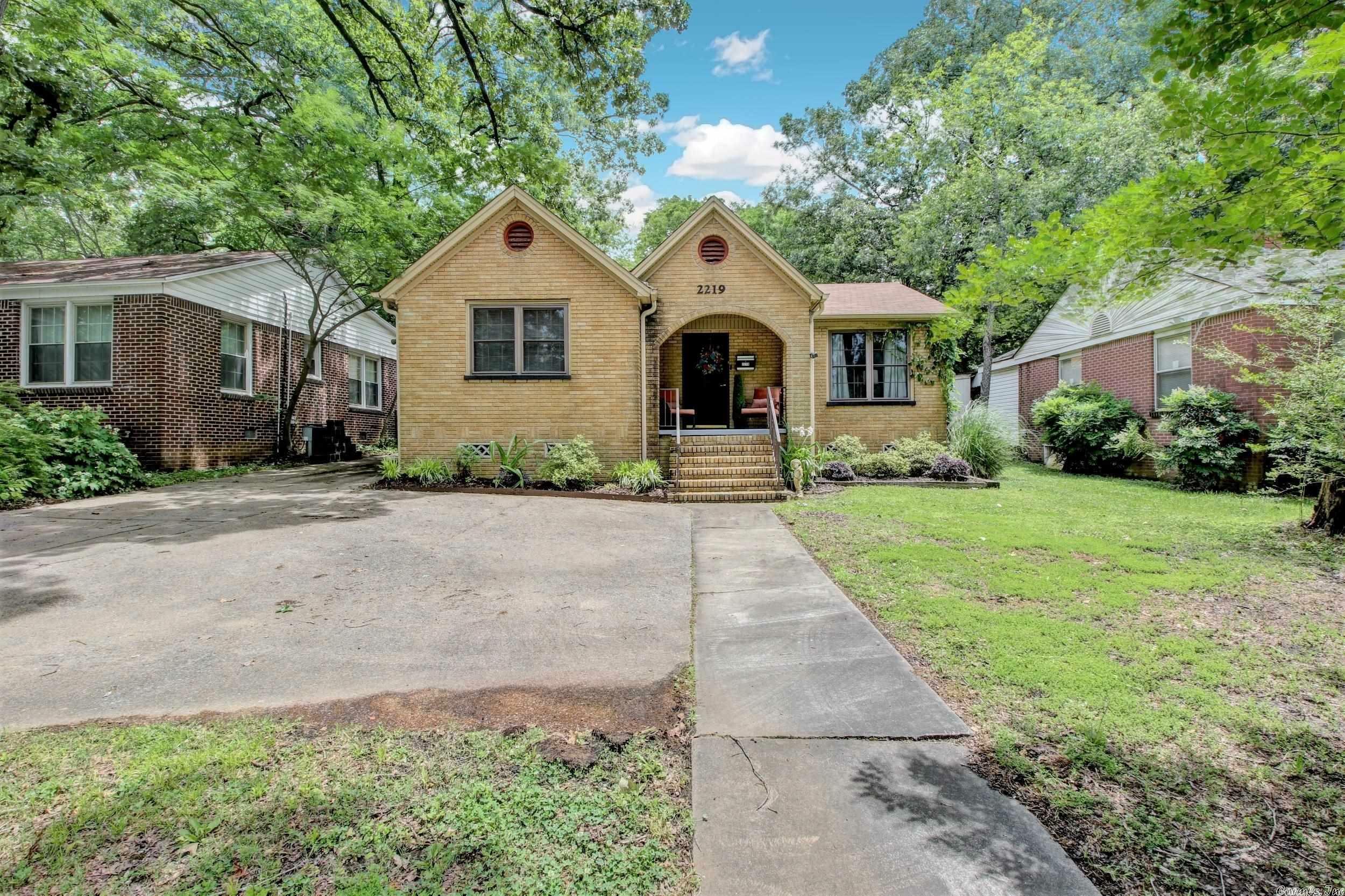 Property Photo:  2219 Fair Park Boulevard  AR 72204 