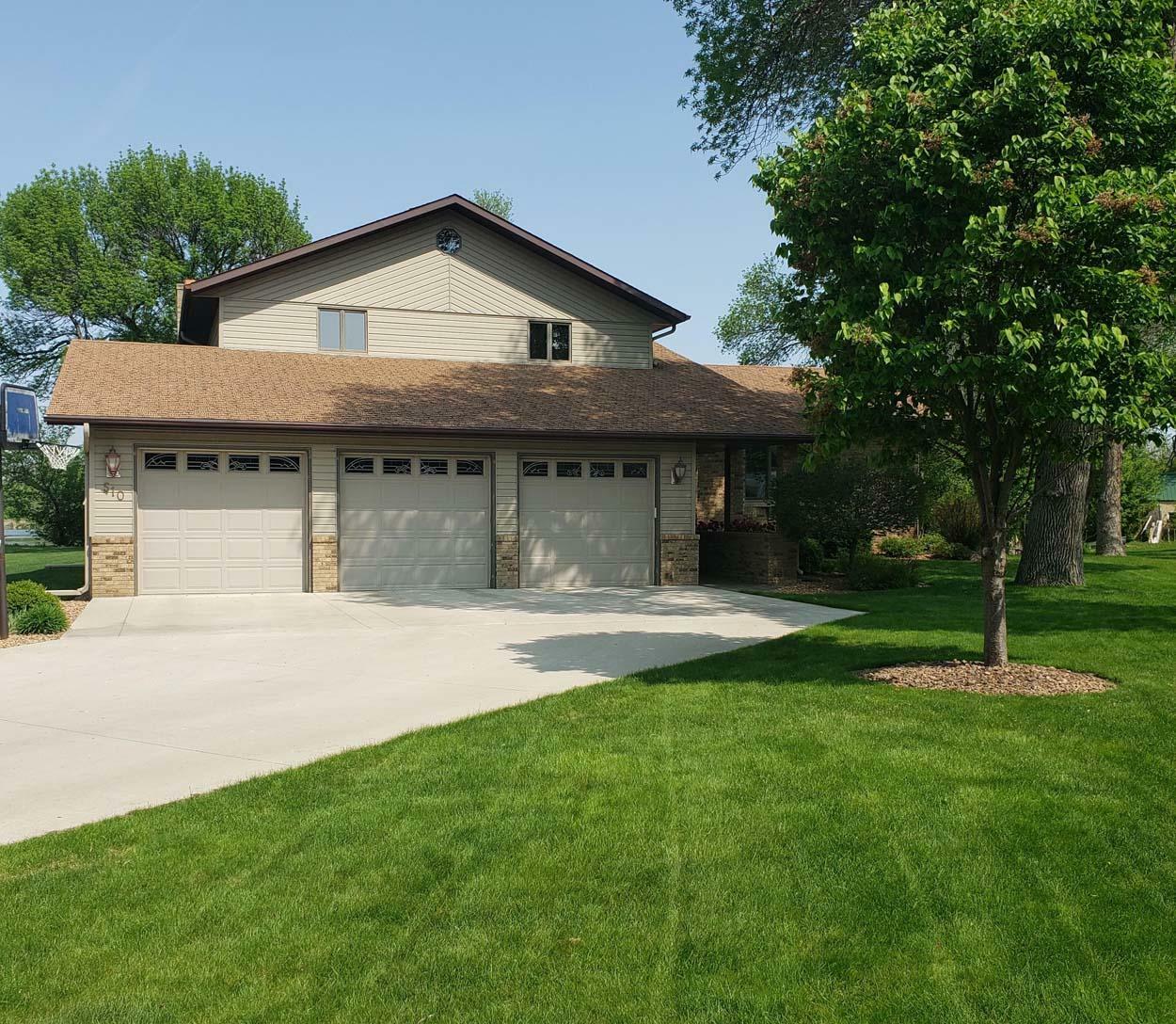 Property Photo:  510 8th Street SW  ND 58401 