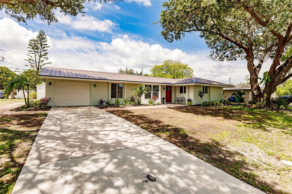 Property Photo:  331 Sea Grape Road  FL 34293 