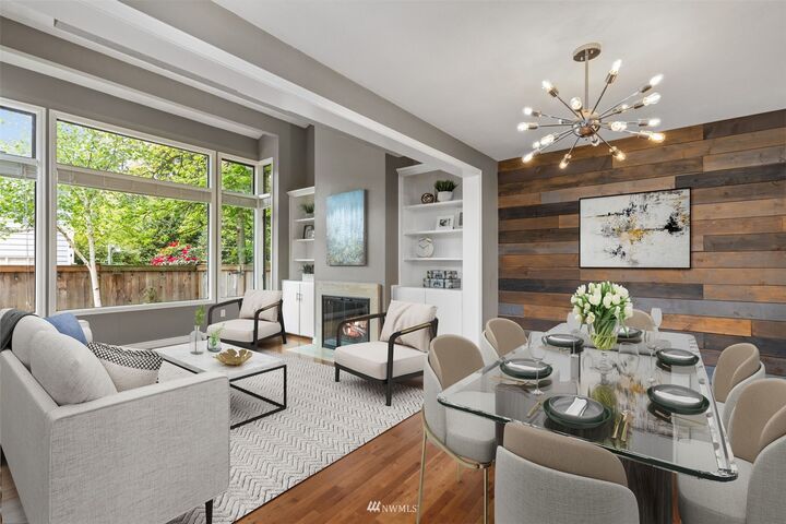 Property Photo: 1400 Bellevue Way SE 15 WA 98004