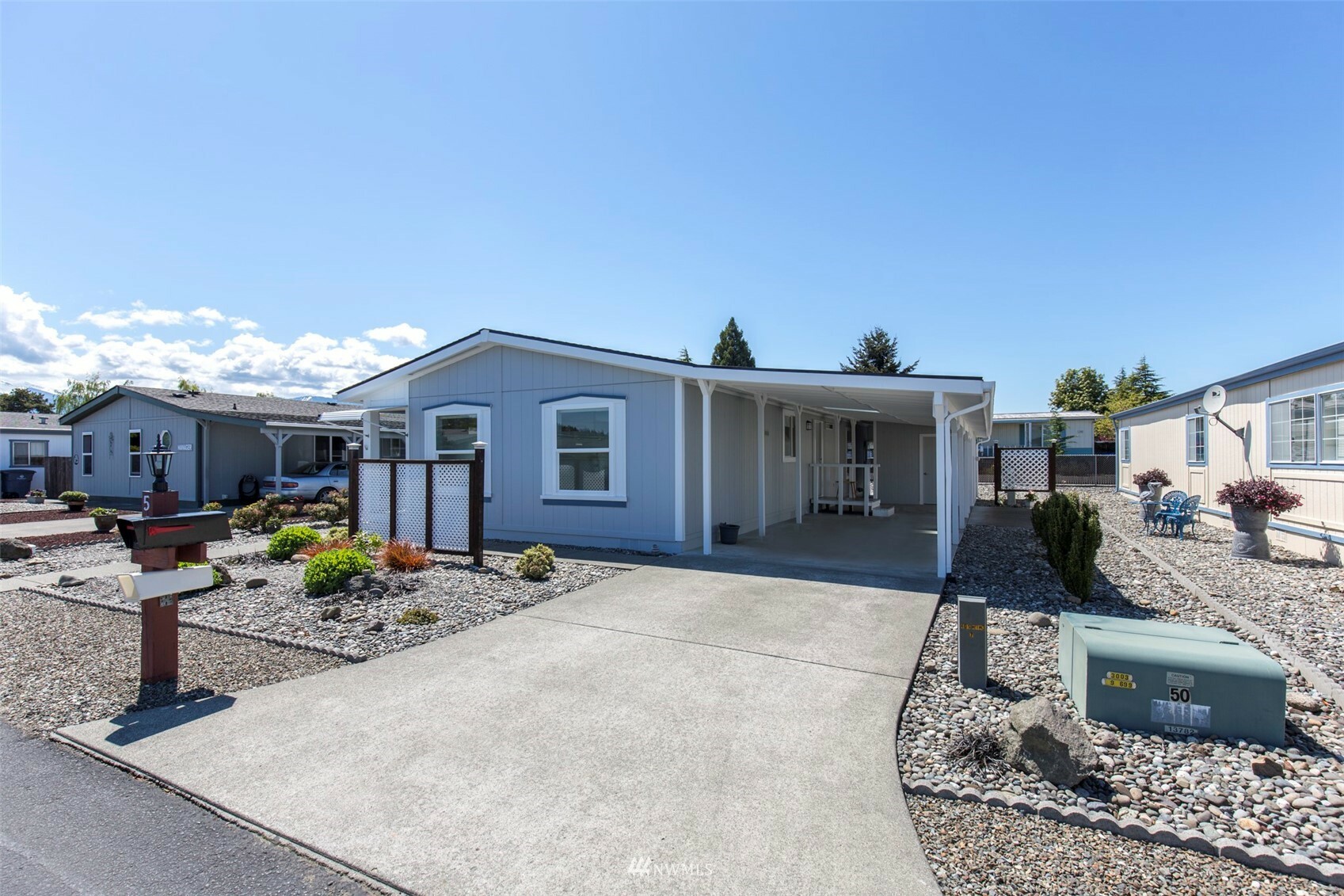 Property Photo: 325 N Fifth Avenue 5 WA 98382