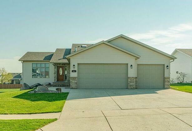 Property Photo:  4923 Fountainblue Drive  ND 58503 