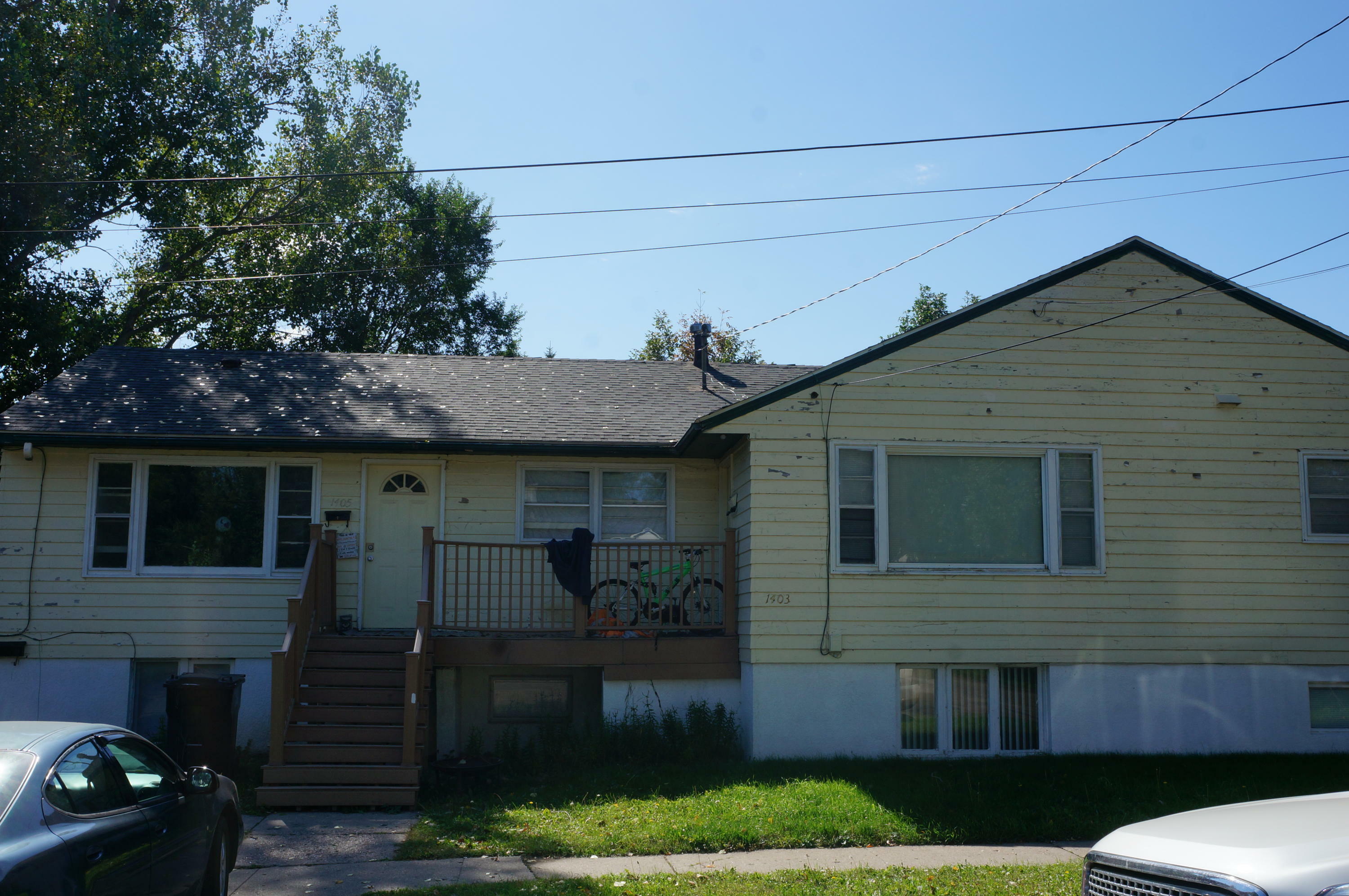 Property Photo:  1403 E Ave D E  ND 58501 