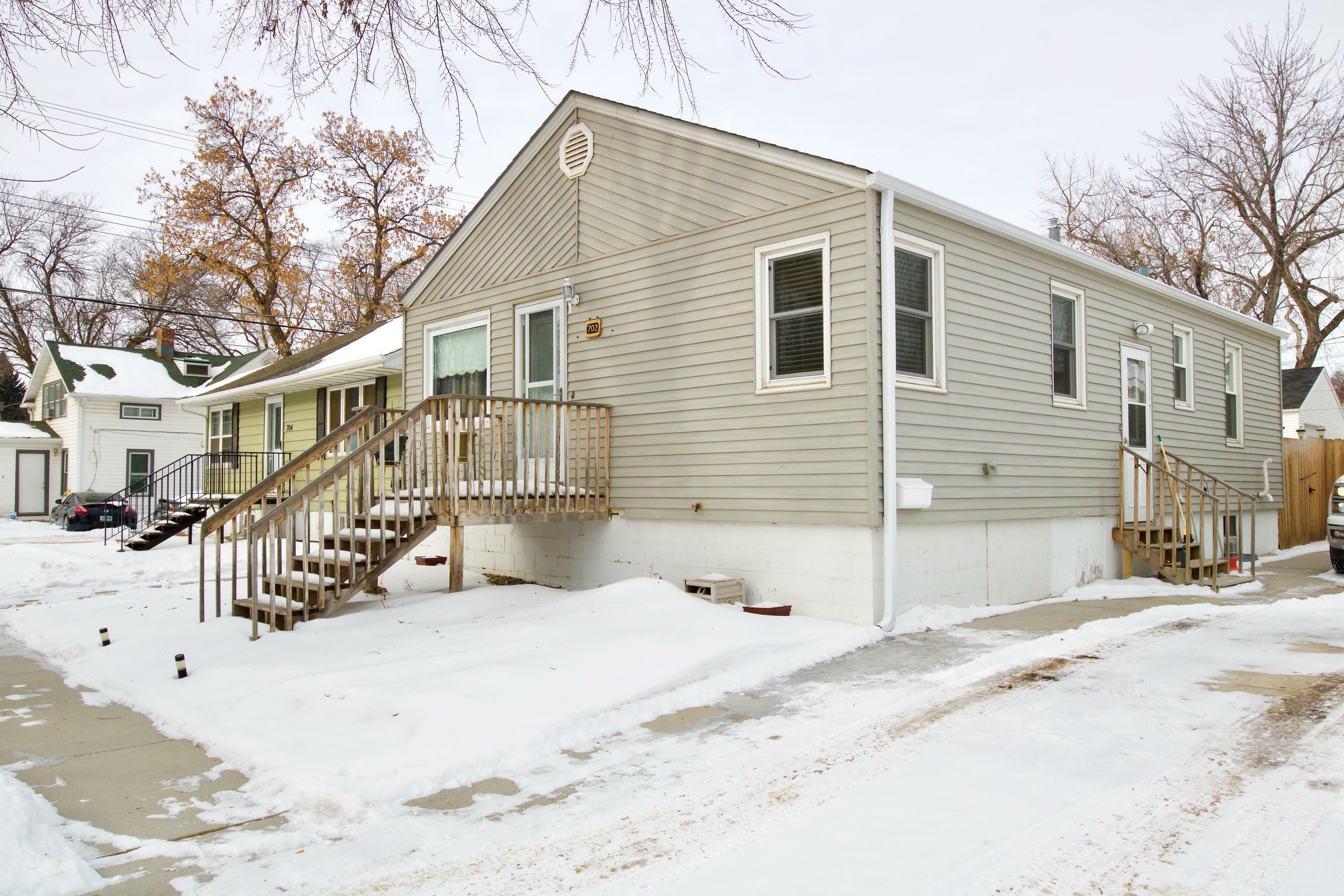 Property Photo:  702 7th Street NW  ND 58554 