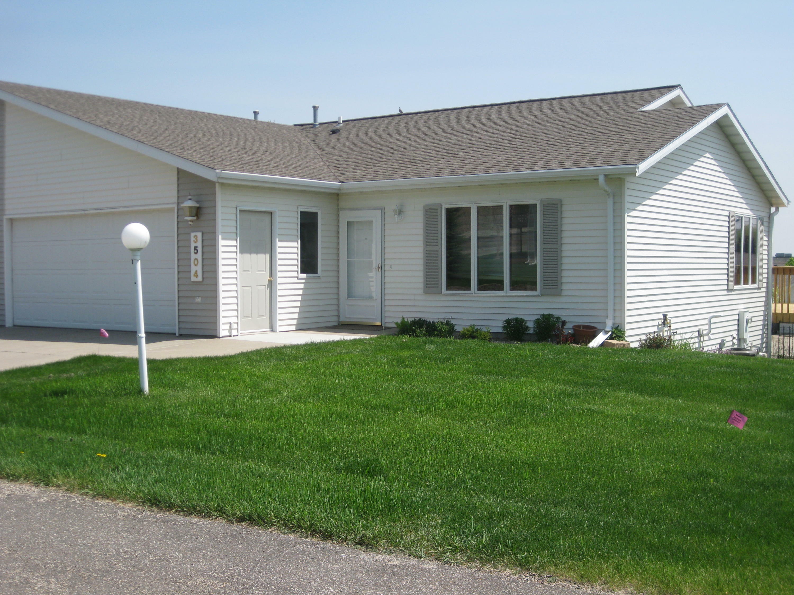 Property Photo:  3504 Stoneridge Place  ND 58503 