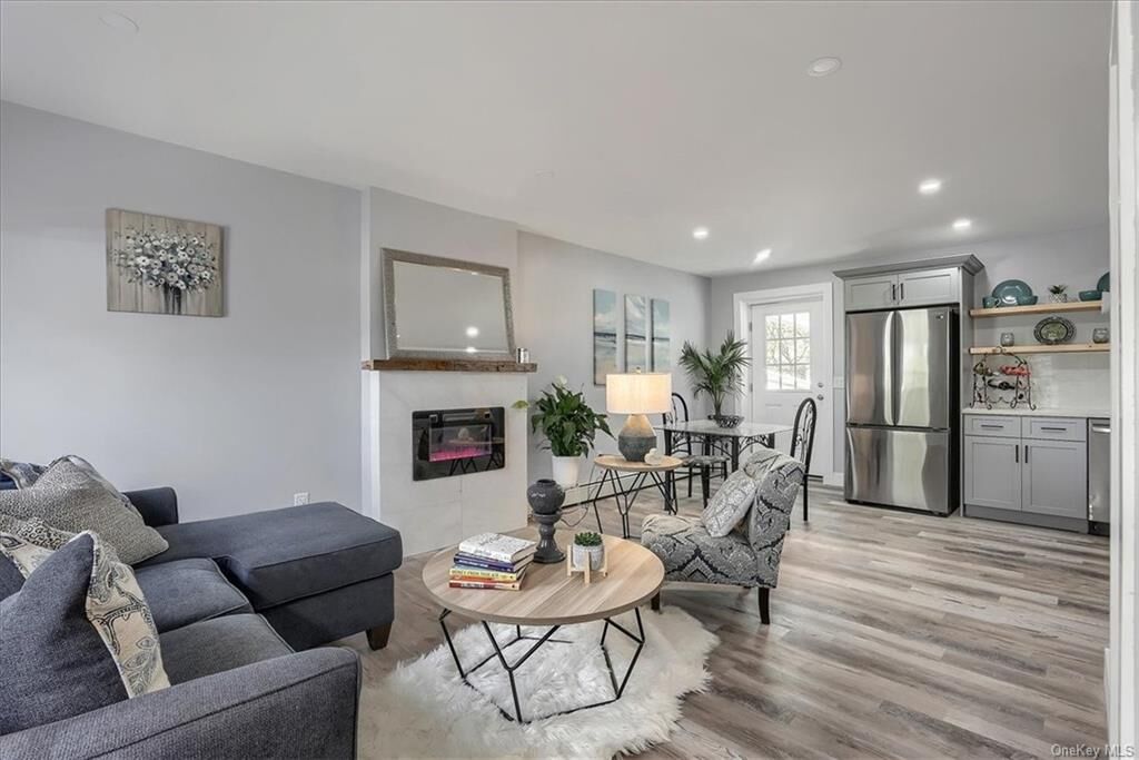 Property Photo:  147 W Parmenter Street  NY 12550 