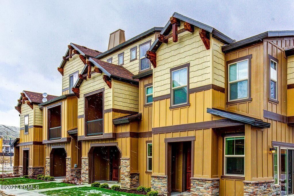 Property Photo: 846 W Carving Edge Court UT 84036