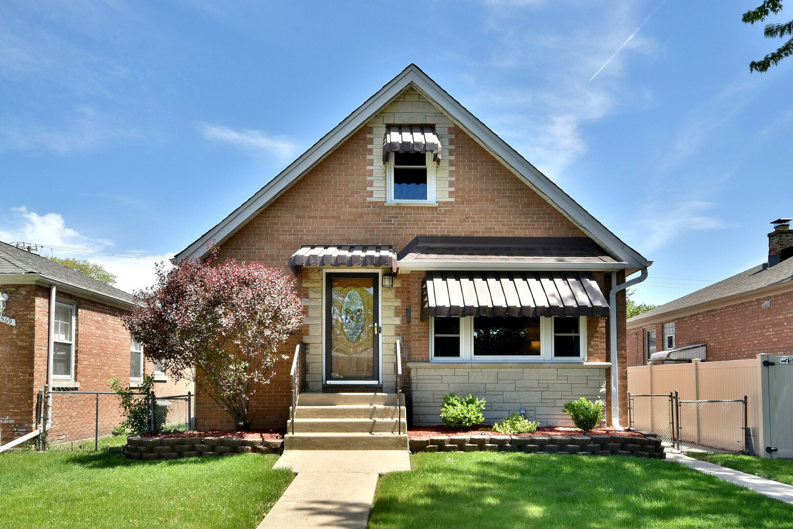 Property Photo:  2563 Spruce Street  IL 60171 