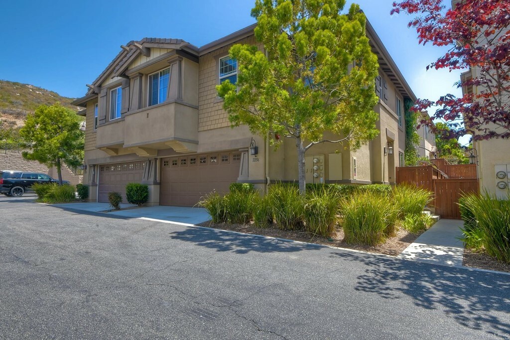 Property Photo:  2256 Flatiron Way  CA 92078 