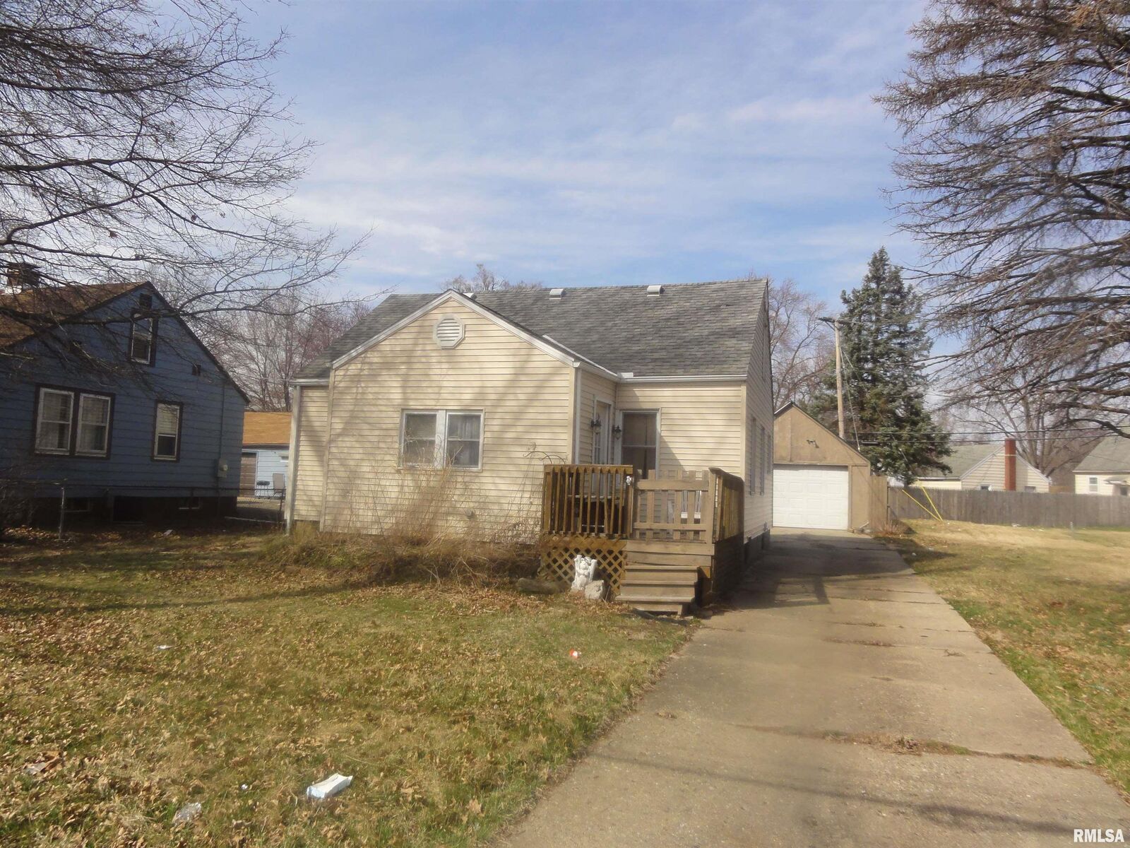 Property Photo:  2023 W Forrest Hill Avenue  IL 61604 